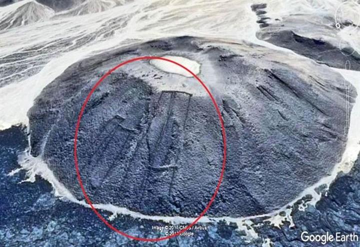 Il Mistero Delle Porte In Pietra Arabia Saudita La Scoperta