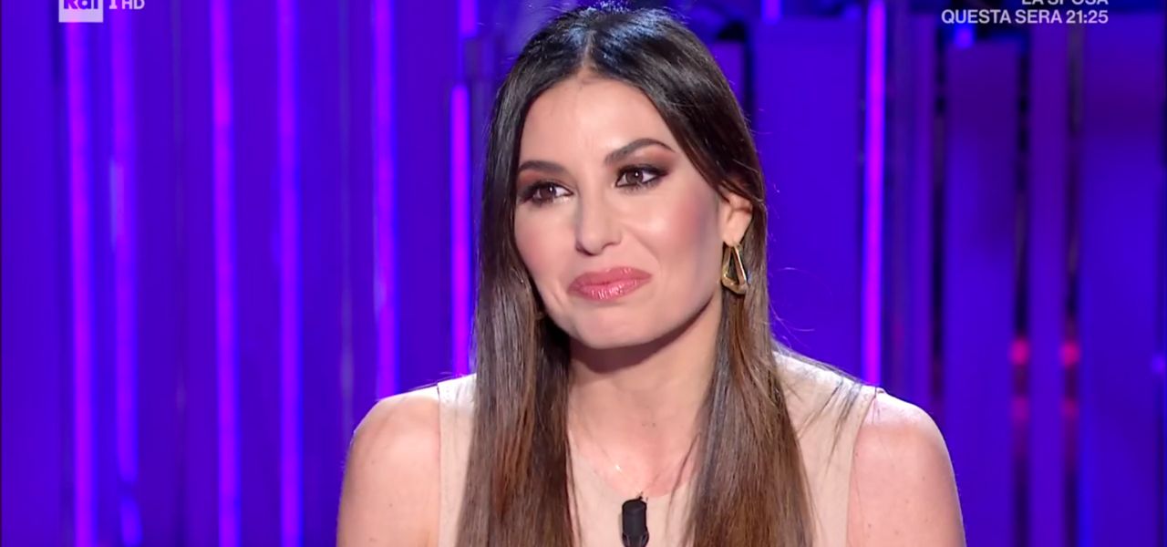 Elisabetta Gregoraci Abito Fluo A Battiti Live 2023 Marca Il Video