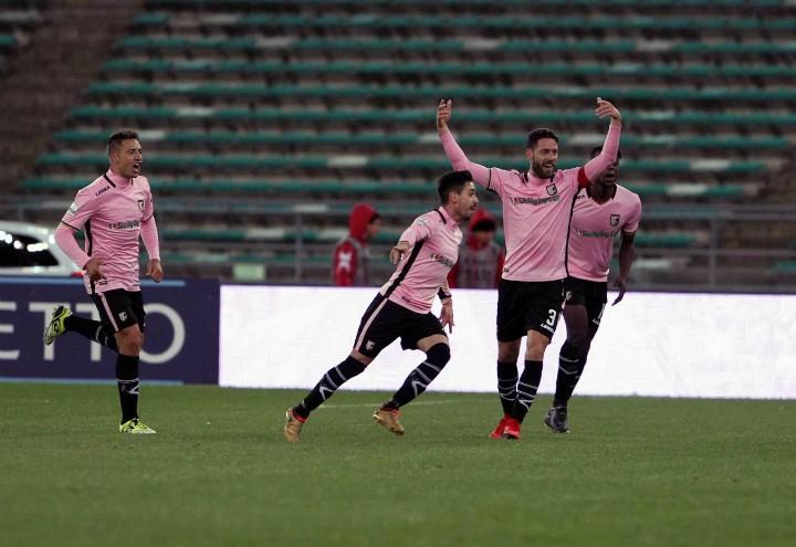 Coronado_Rispoli_Palermo_gol_lapresse_2017