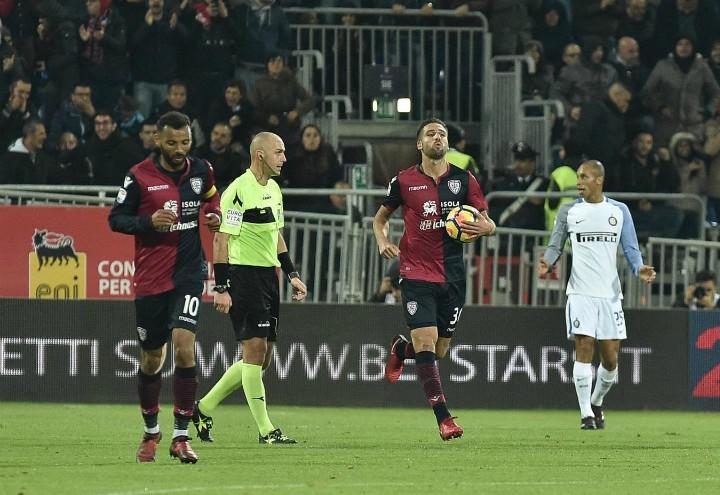Pavoletti_gol_Cagliari_Inter_lapresse_2017