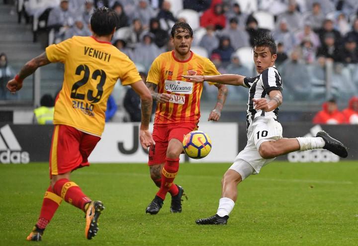 benevento_juventus_venuti_dybala_lapresse