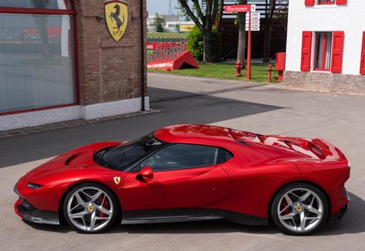 ferrari_sp38_2018