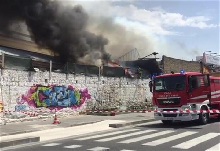 incendio_napoli_web