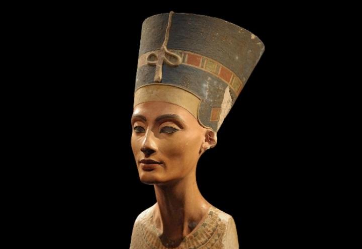 nefertiti_tomba_wikipedia