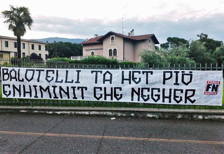 striscione_balotelli_forza_nuova