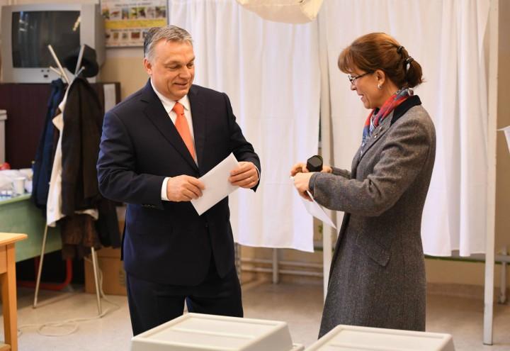 viktor_orban_elezioni_ungheria_moglie_lapresse_2018