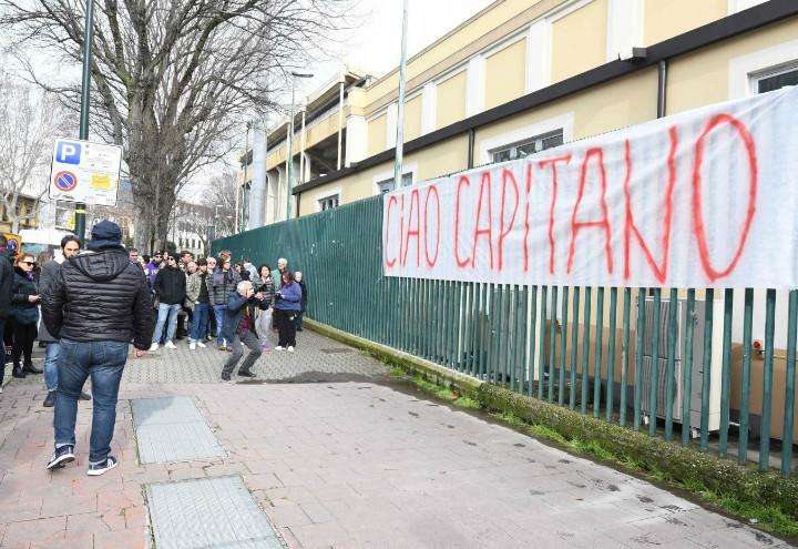 Astori_morte_striscione_lapresse_2018