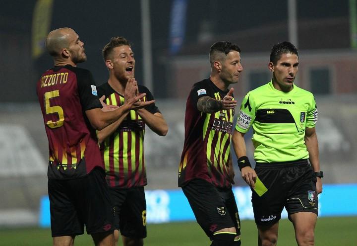 Bassano_proteste_arbitro_Serie_C_lapresse_2017