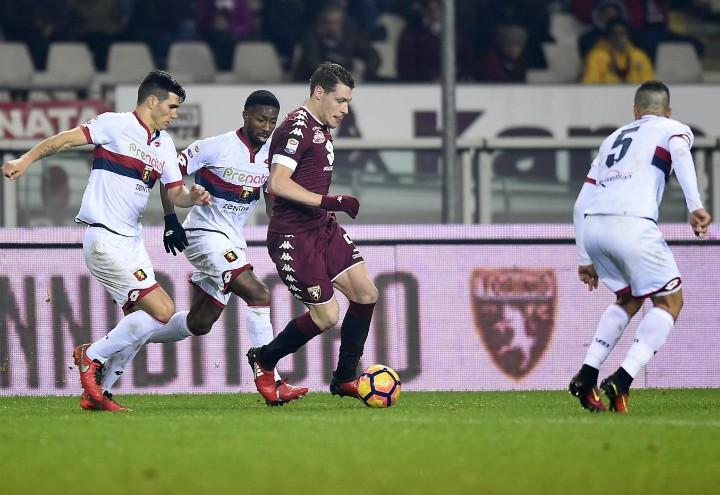 Belotti_Izzo_Genoa_lapresse_2017.jpg