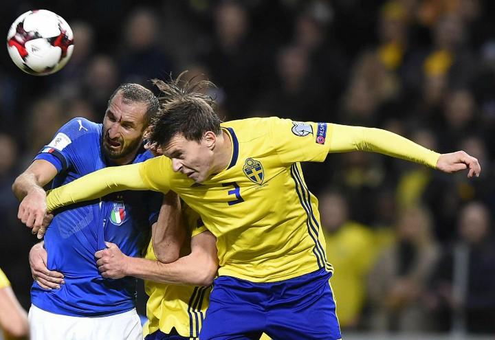 Chiellini_Lindelof_Italia_Svezia_lapresse_2017
