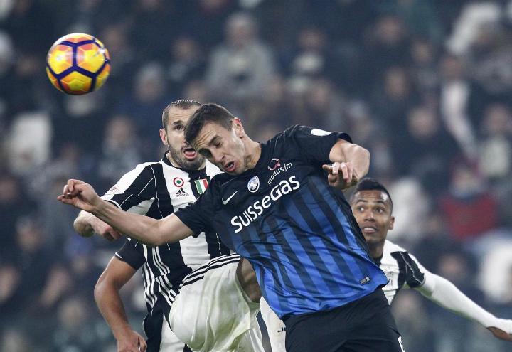 Chiellini_Pesic_Juventus_Atalanta_lapresse_2017