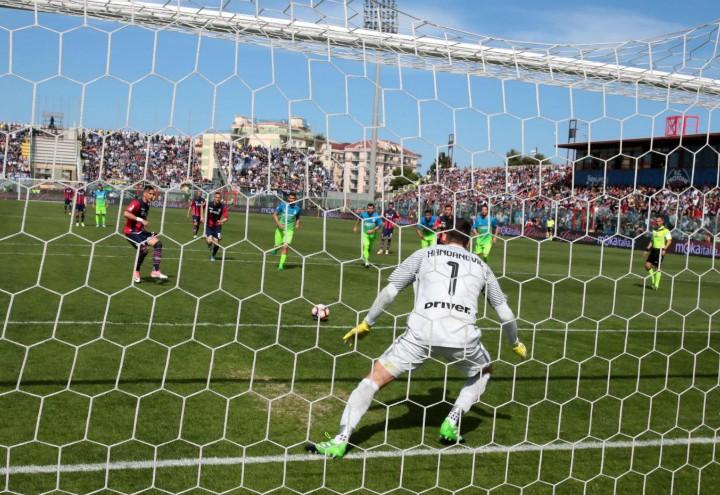 Crotone_Inter_Handanovic_rigore_lapresse_2017
