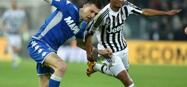 Cuadrado_Acerbi_Sassuolo_Juventus_lapresse_2017
