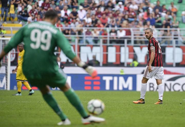 Donnarumma_Bonucci_Milan_rinvio_lapresse_2017