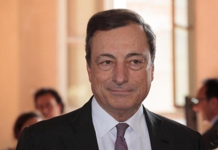 Draghi_Sorriso_Lapresse