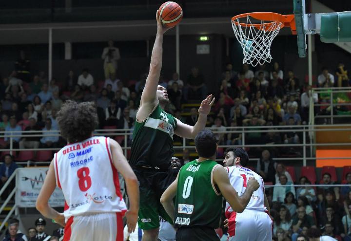 Fesenko_Avellino_ReggioEmilia_lapresse_2017