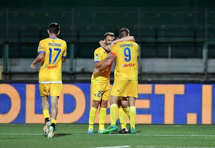 Frosinone_Paganini_Ciofani_esultanza_lapresse_2017