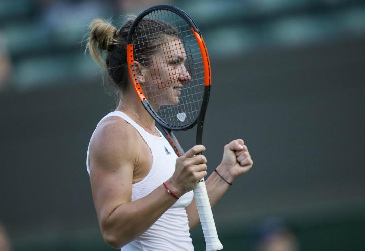 Halep_racchetta_Wimbledon_lapresse_2017