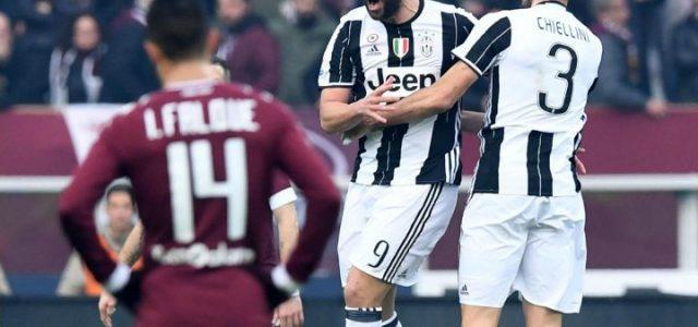 Higuain_Chiellini_Juventus_Torino_lapresse_2017