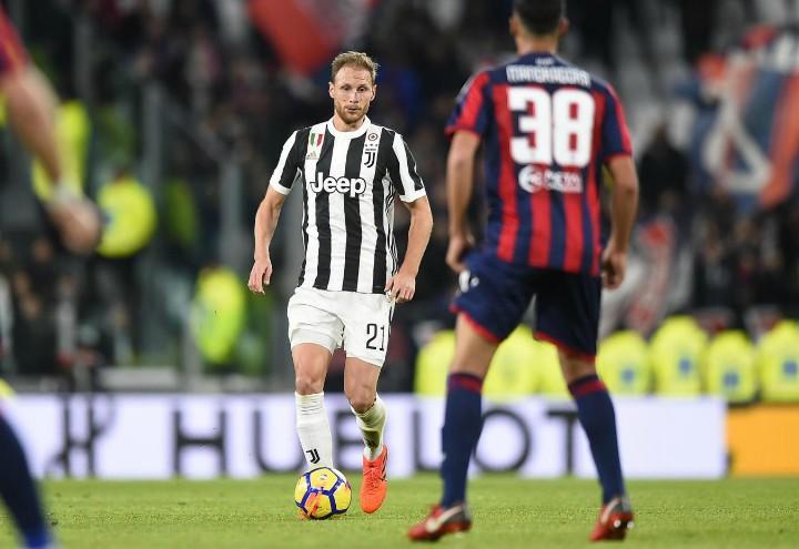 Howedes_Mandragora_Juventus_Crotone_lapresse_2018