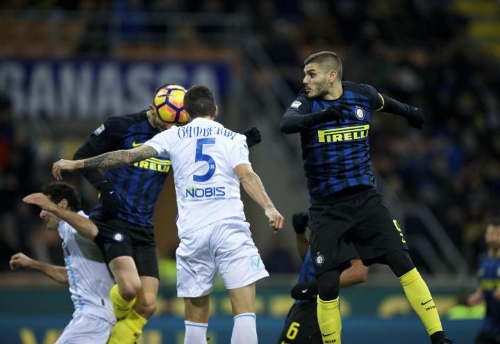 Icardi_Gamberini_Inter_Chievo_lapresse_2017