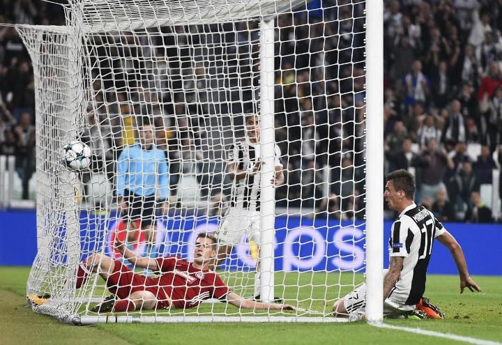 Mandzukic_Juventus_Olympiacos_lapresse_2017