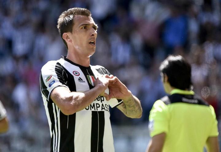 Mandzukic_Juventus_cuore_2_lapresse_2017