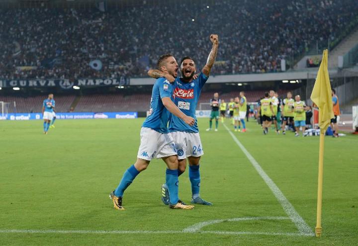 Mertens_Insigne_Napoli_bandierina_lapresse_2017