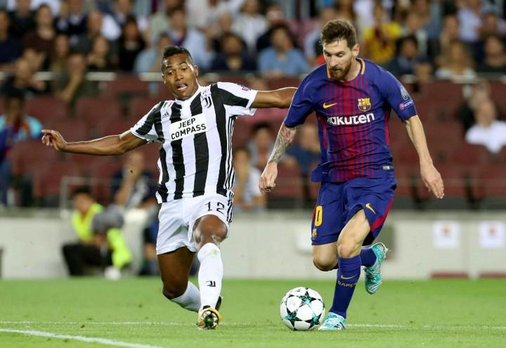 Messi_Alex_Sandro_Barcellona_Juventus_lapresse_2017