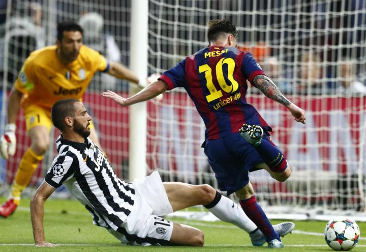 Messi_Bonucci_Buffon_Juventus_lapresse_2017