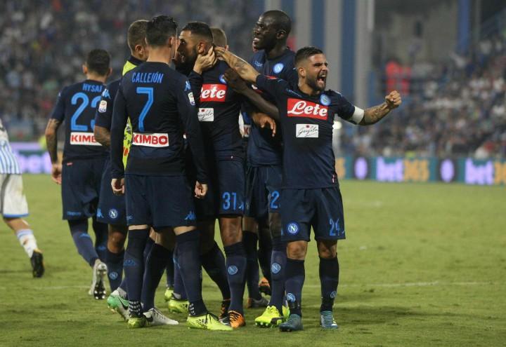 Napoli_blu_gruppo_Spal_lapresse_2017
