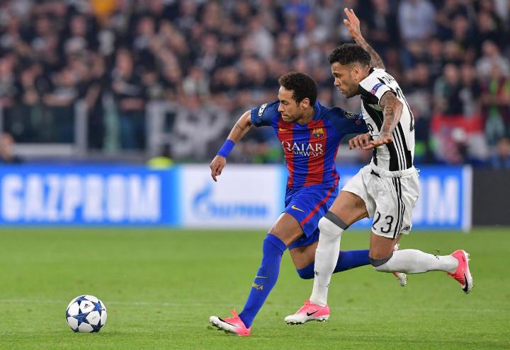 Neymar_DaniAlves_JuveBarcellona_lapresse_2017
