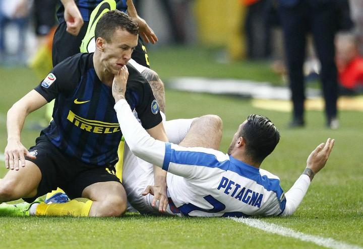 Perisic_Petagna_Inter_Atalanta_lapresse_2017