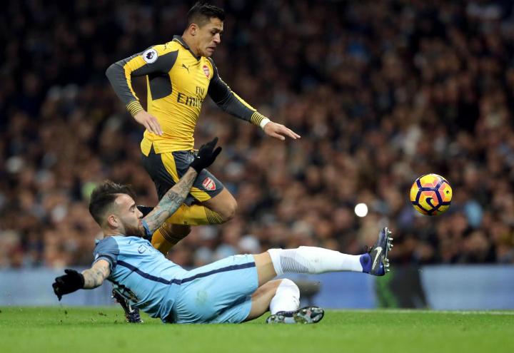 Sanchez_Otamendi_Arsenal_City_lapresse_2017