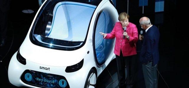 Smart_Elettica_Merkel_Lapresse