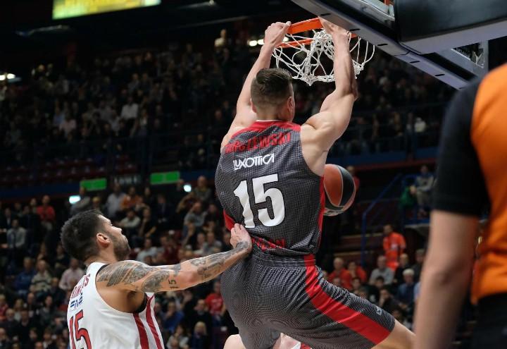 Tarczewski_Olimpia_Olympiacos_Eurolega_lapresse_2017