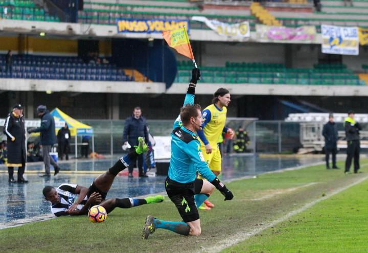 Udinese_Chievo_guardalinee_lapresse_2017