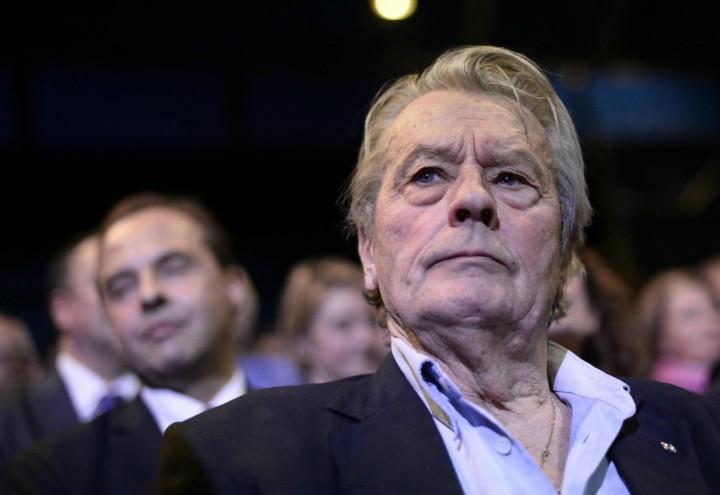 Alain Delon trovato morto il figlio illegittimo/ &quot;Era in stato di