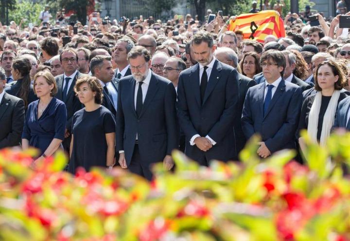 attentato_barcellona_spagna_rajoy_felipeVI_lapresse_2017