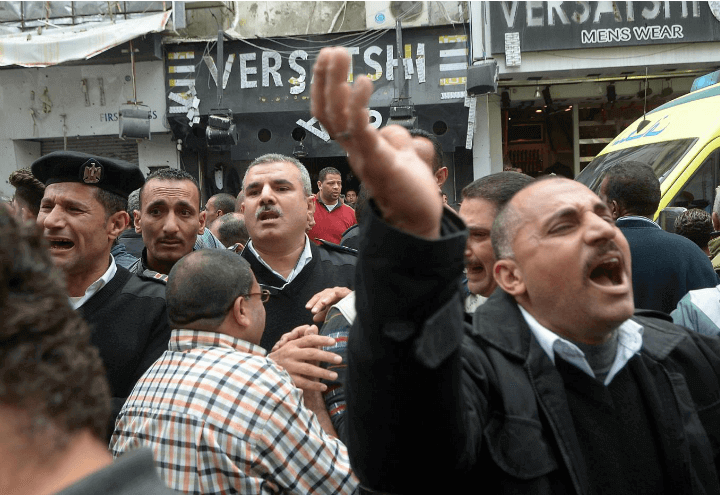 attentato_egitto_1_crictiani_copti_lapresse_2017