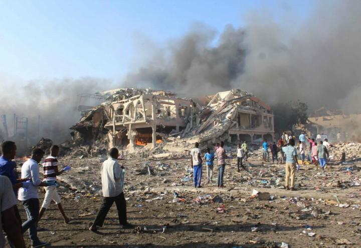 attentato_islamista_mogadiscio_somalia_bomba_terrorismo_lapresse_2017