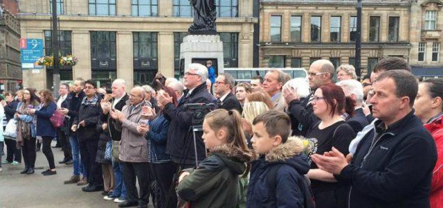 attentato_manchester_terrorismo_folla_lapresse_2017