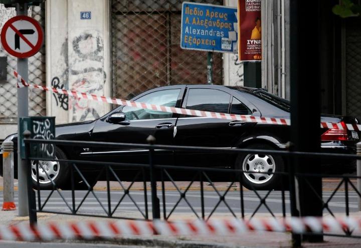 attentto_grecia_papademos_bomba_auto_lapresse_2017