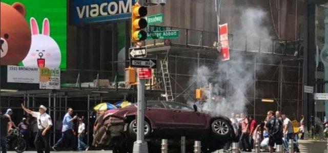 auto_folla_new_york_attentato_time_square_terrorismo_america_usa_lapresse_2017
