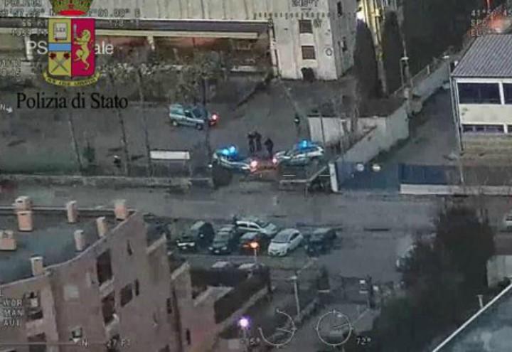 blitz_polizia_cina_mafia_prato_merci_youtube_2018