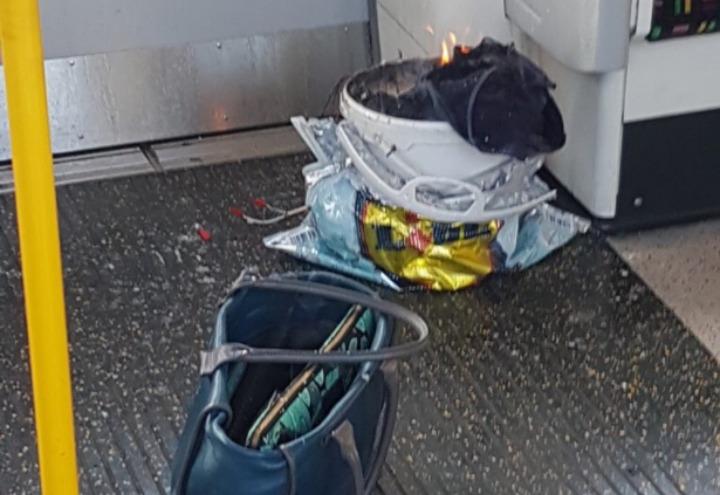 bomba_londra_metro_terrorismo_esplosione_twitter_2017