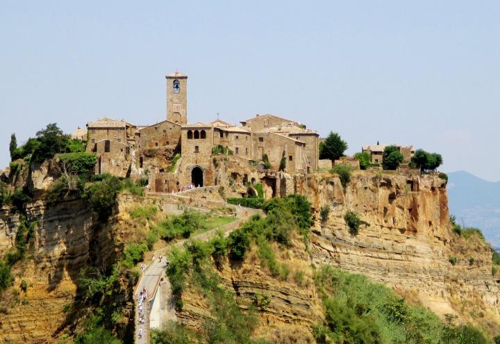 borgo_paese_civita_bagnoregio_wikipedia