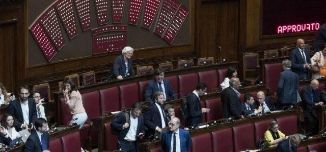 camera_aula_voto_fiducia_lapresse_2017