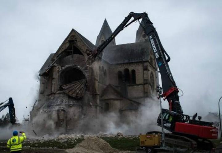 chiesa-germania-distrutta_greenpeace