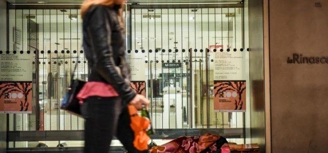 clochard_senzatetto_indifferenza_milano_lapresse_2017